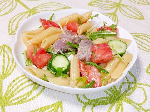 カツオとトマトと水菜と胡瓜のサラダパスタ